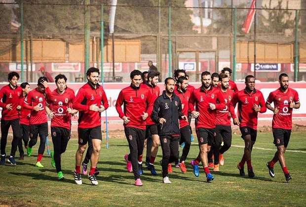 نجم الأهلي السابق: الفريق يحتاج لطبيب نفسي