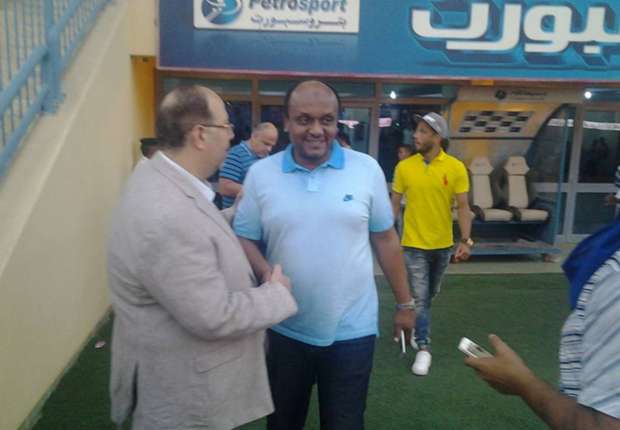 إسماعيل يوسف ينفعل على الهواء من مراسل قناة أبو ظبي - إسماعيل يوسف ينفعل على الهواء من مراسل قناة أبو ظبي -