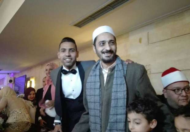 رغم زفافه.. مؤمن زكريا يرفض الراحة