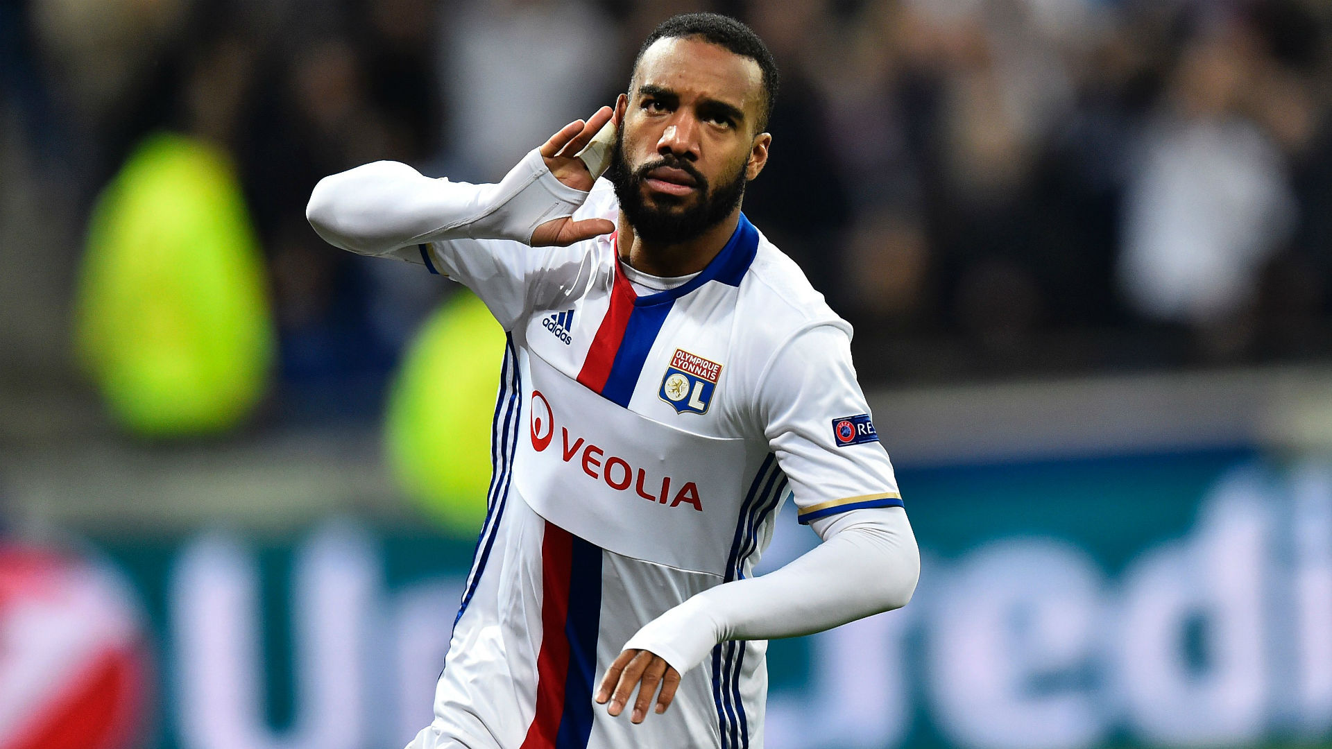 MAN CITY JOIN LACAZETTE CHASE Alexandre-lacazette-as-roma-europa-league-09032017_1onp8wuaq3p781c0z0ns2rtqx4