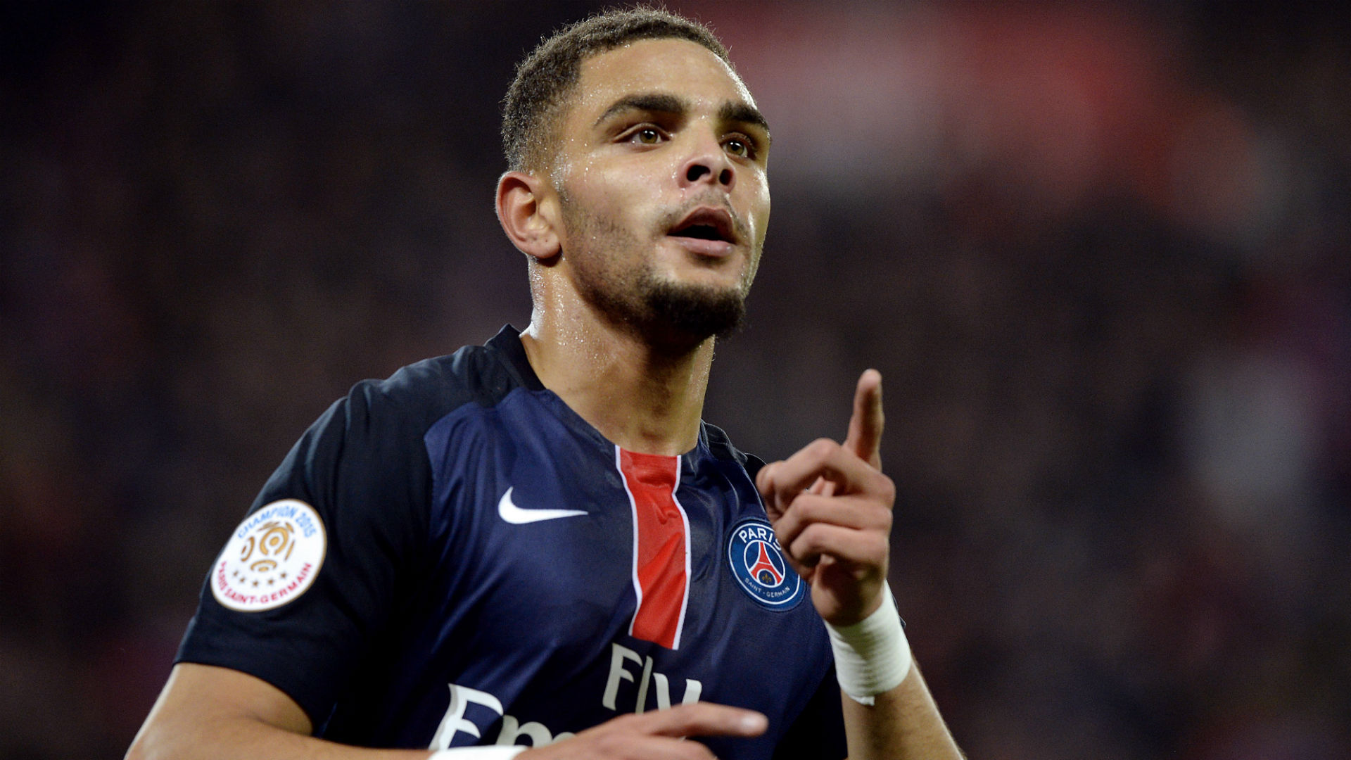 layvin-kurzawa-paris-sg-as-saint-etienne-ligue-1-25102015_11akluqtsjmpnz21meei699j7.jpg