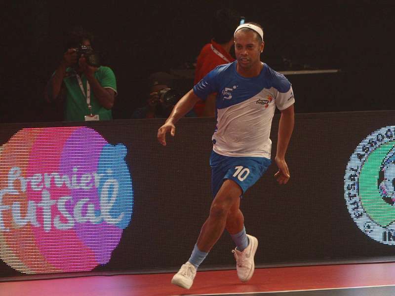 Ronaldinho pede muito e não jogará na Austrália