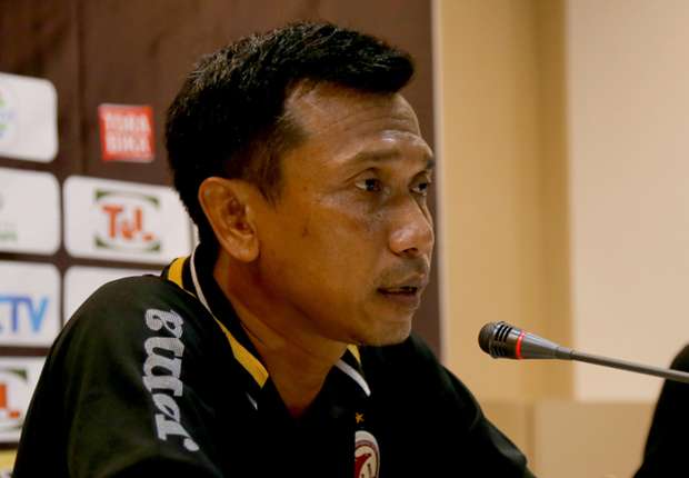 Widodo Cahyono Putro Kecewa Sriwijaya FC Ditahan Mitra Kukar Widodo kecewa dengan hasil imbang melawan Mitra Kukar.