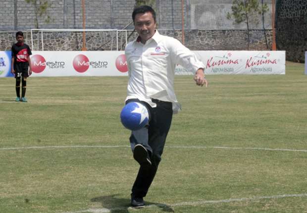 Menpora Imam Nahrawi mengimbau suporter tidak membuat ulah di final Piala Presiden 2015