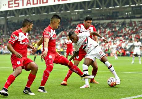 Expulsado por escupir a un rival