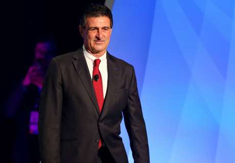Kempes se postula para Valencia