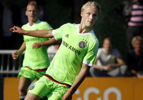 Ajax & PSV Beri Tekanan Pada Feyenoord
