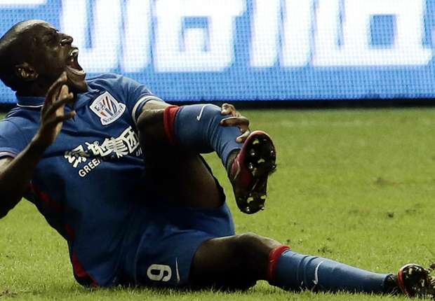 Shaw sends tribute message to Ba after striker's horrific leg break