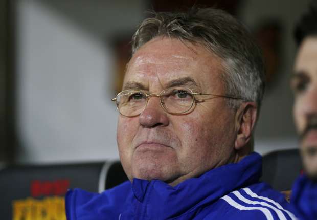 Guus Hiddink: Chelsea Tidak Tajam Lawan Swansea City