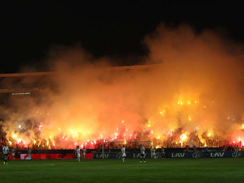 Belgrad-Duell Partizan gegen Roter Stern: Das ewige Derby | Goal.com Belgrad-Duell Partizan gegen Roter Stern: Das ewige Derby | Goal.com