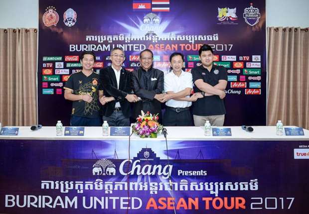 สมัคร Holiday Palace