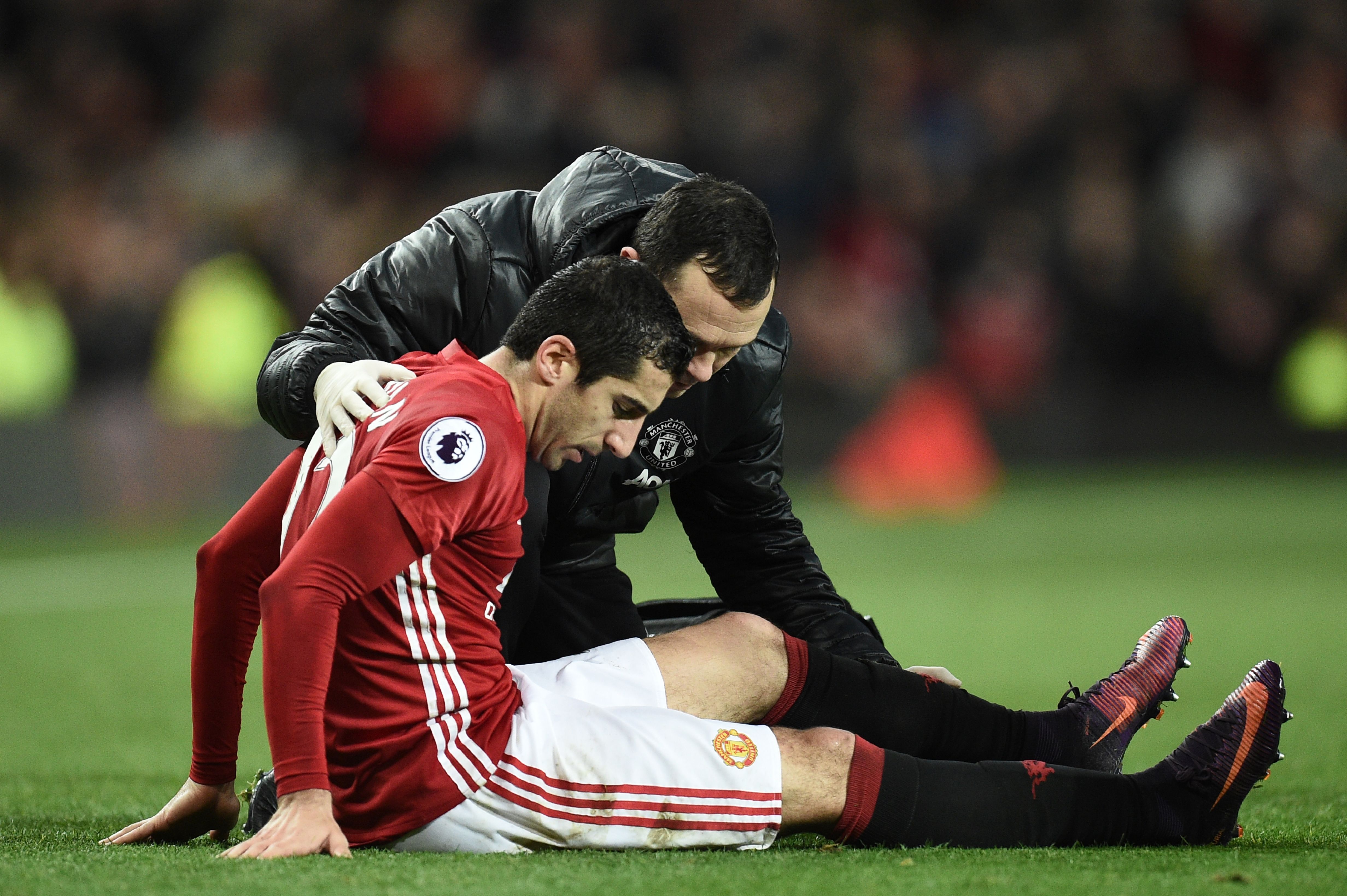 Mkhitaryan buteur avant la civière; Fellaini hué — VIDÉO | Manchester United