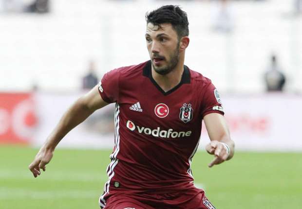 tolgay-arslan-besiktas_sqi7g7hefnxd1crn60oj6gvp5.jpg