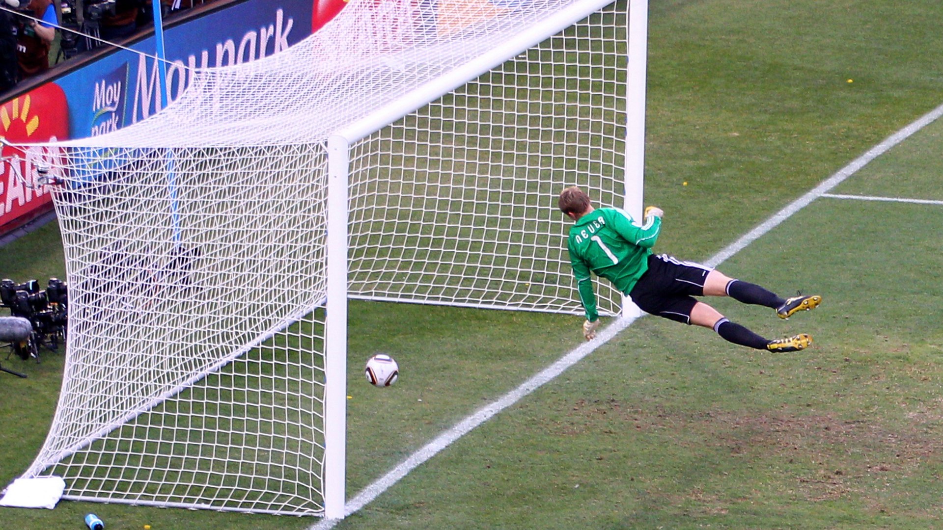 Frank Lampard disallowed goal against Germany WC 06272010
