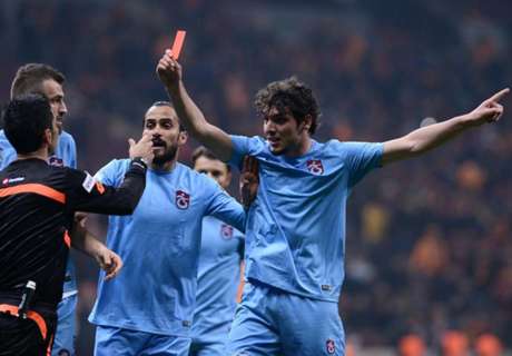 Jogador 'expulsa' árbitro na Turquia
