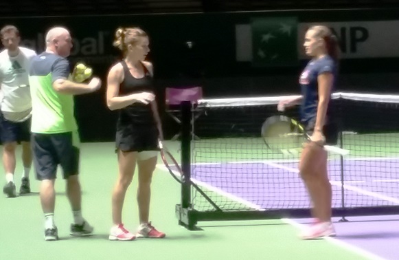 simona-halep-monica-puig_jgbgnzm8otxe1g1gwia14pzei.jpg