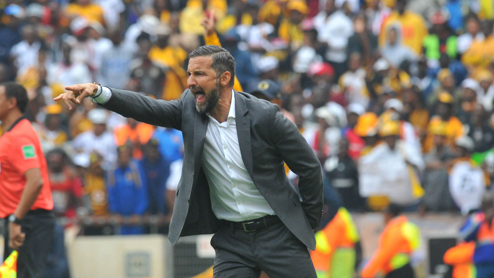 Orlando Pirates Coach Zinnbauer All The Pressure On Kaizer Chiefs