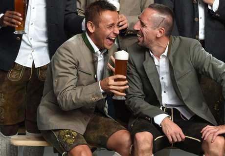 Bayern Munich enjoy Oktoberfest