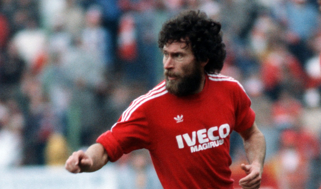 Paul Breitner Bayern München Bundesliga 1981 - Goal.com