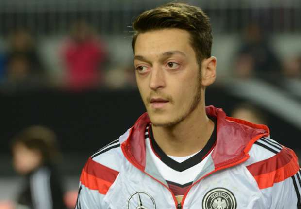 Ozil tatap laga kontra Skotlandia.