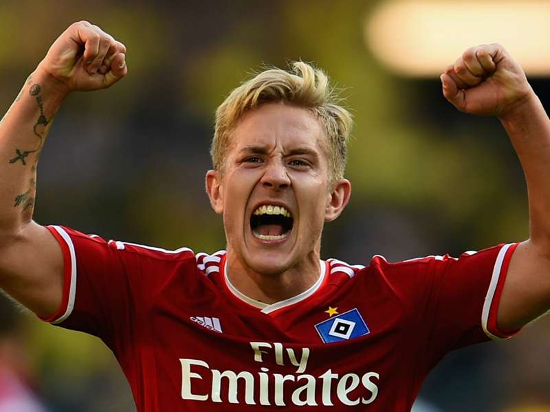 Hamburgs Holtby nach dem Sieg in Dortmund