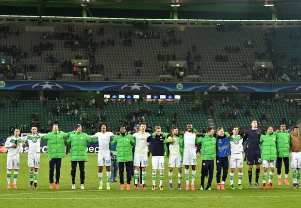 Die Spieler des VfL Wolfsburg feierten den Einzug ins Viertelfinale der Champions League ausgelassen