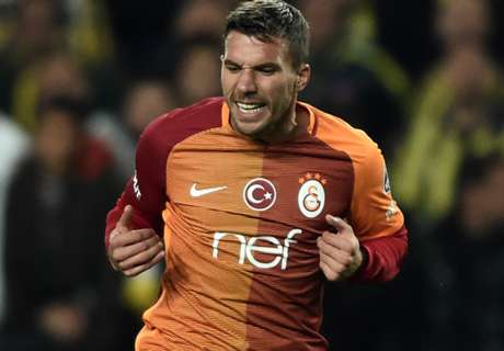 Podolski: entre a China e o Flamengo