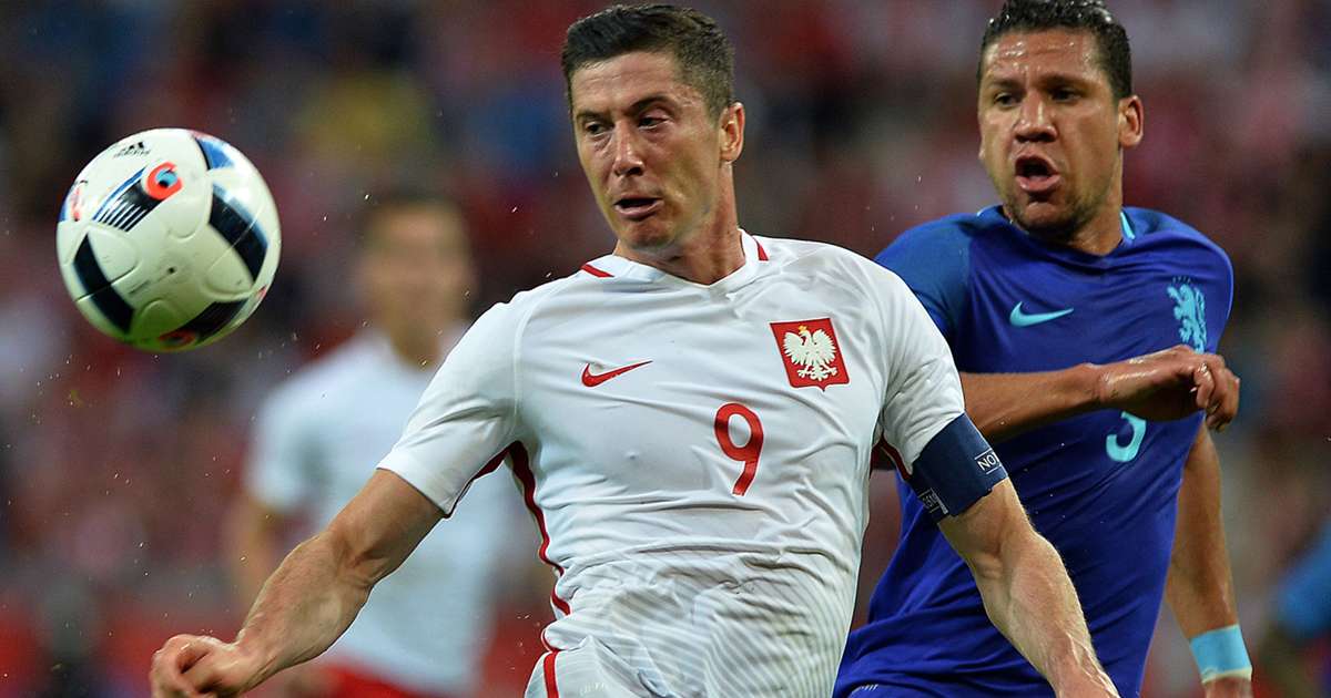 Lewandowski Vor Deutschland Duell Mussen Selbstbewusst Sein