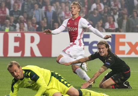 Ajax Raih Kemenangan Kedua