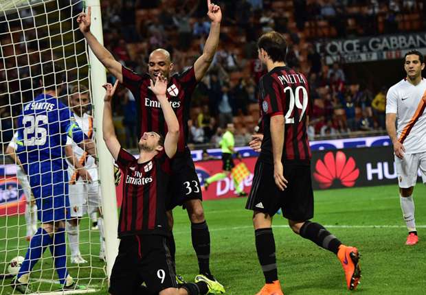 Mattia Destro puso el 2-0 parcial.