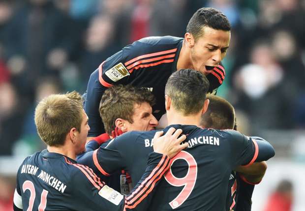 Kollektiver Jubel: Der FC Bayern München siegt auch beim VfL Wolfsburg