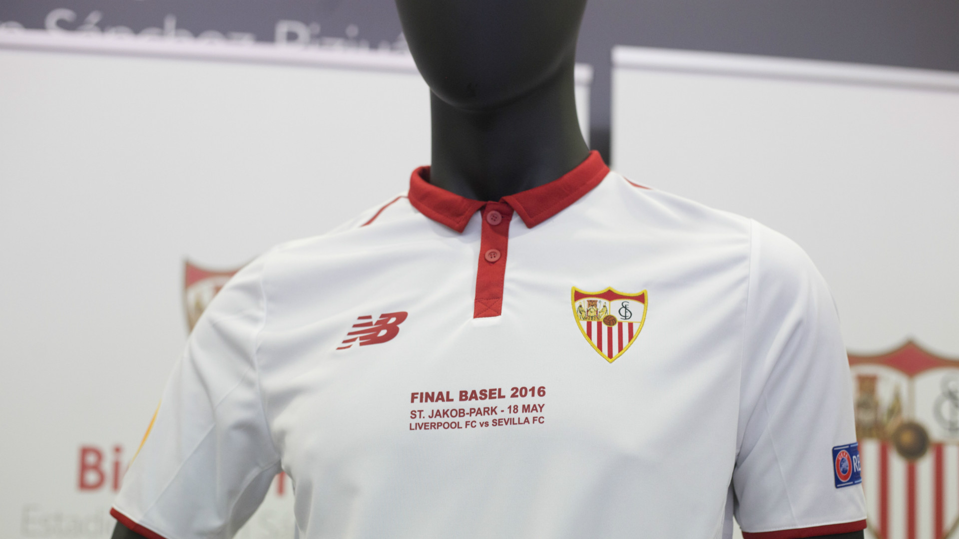 camiseta nueva del sevilla