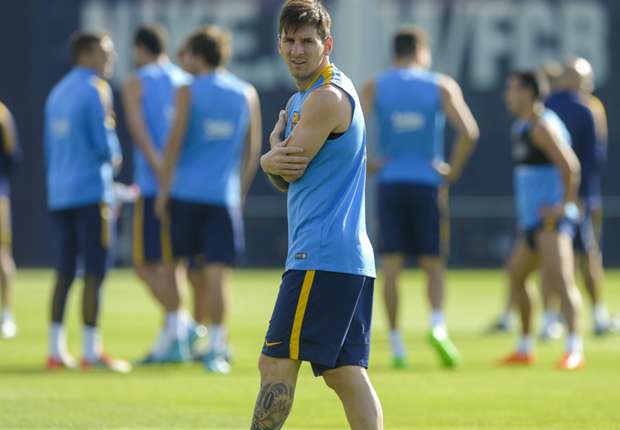 A cinco dias do Clássico, Barcelona divulga imagens de Messi treinando