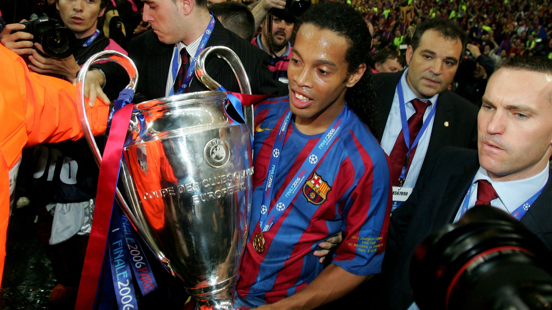 Quantas Champions Ronaldinho ganhou pelo Barcelona?