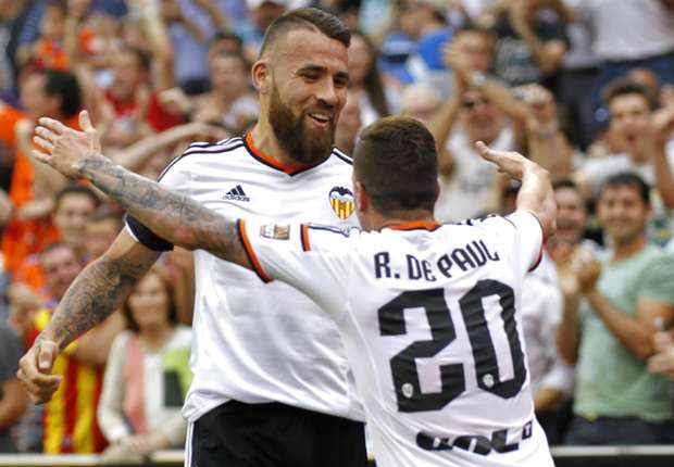 I hope Otamendi stays at Valencia - Alcacer