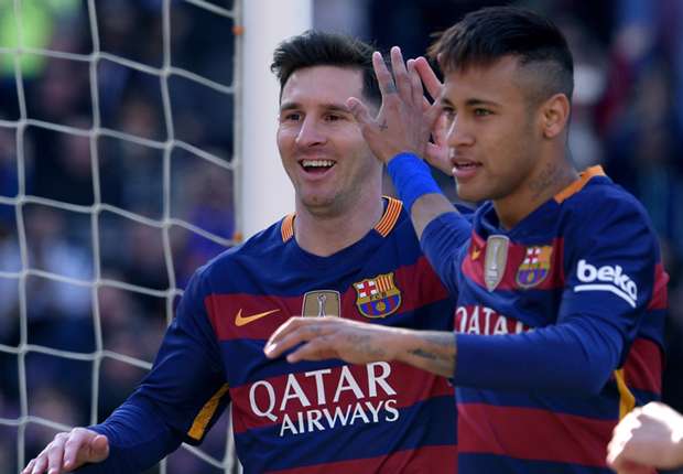 Neymar e Messi comemoram gol do Barça