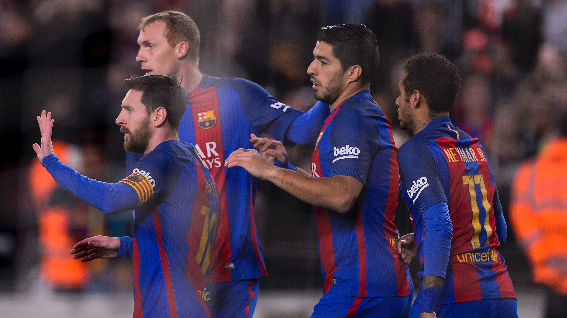 Suarez says Barcelona have not given up on Champions League Suarez says Barcelona have not given up on Champions League
