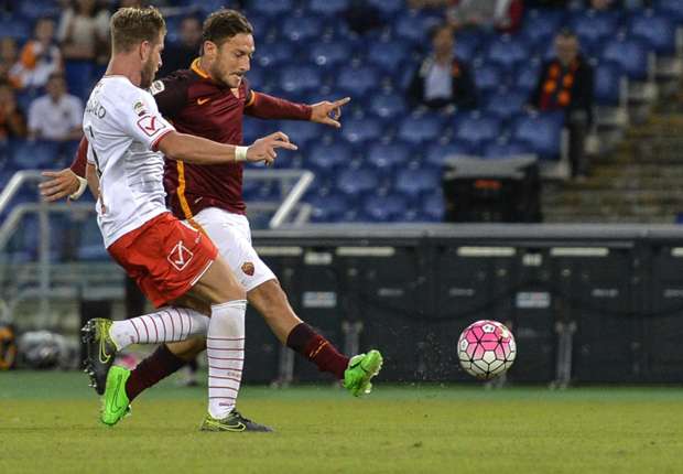 francesco-totti-roma-carpi_3354223qyuei1xe61n551slem.jpg