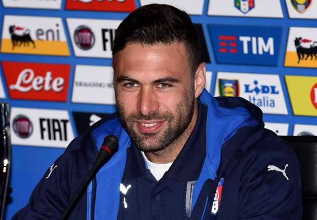 Salvatore Sirigu Senang Jadi Pelapis Gianluigi Buffon