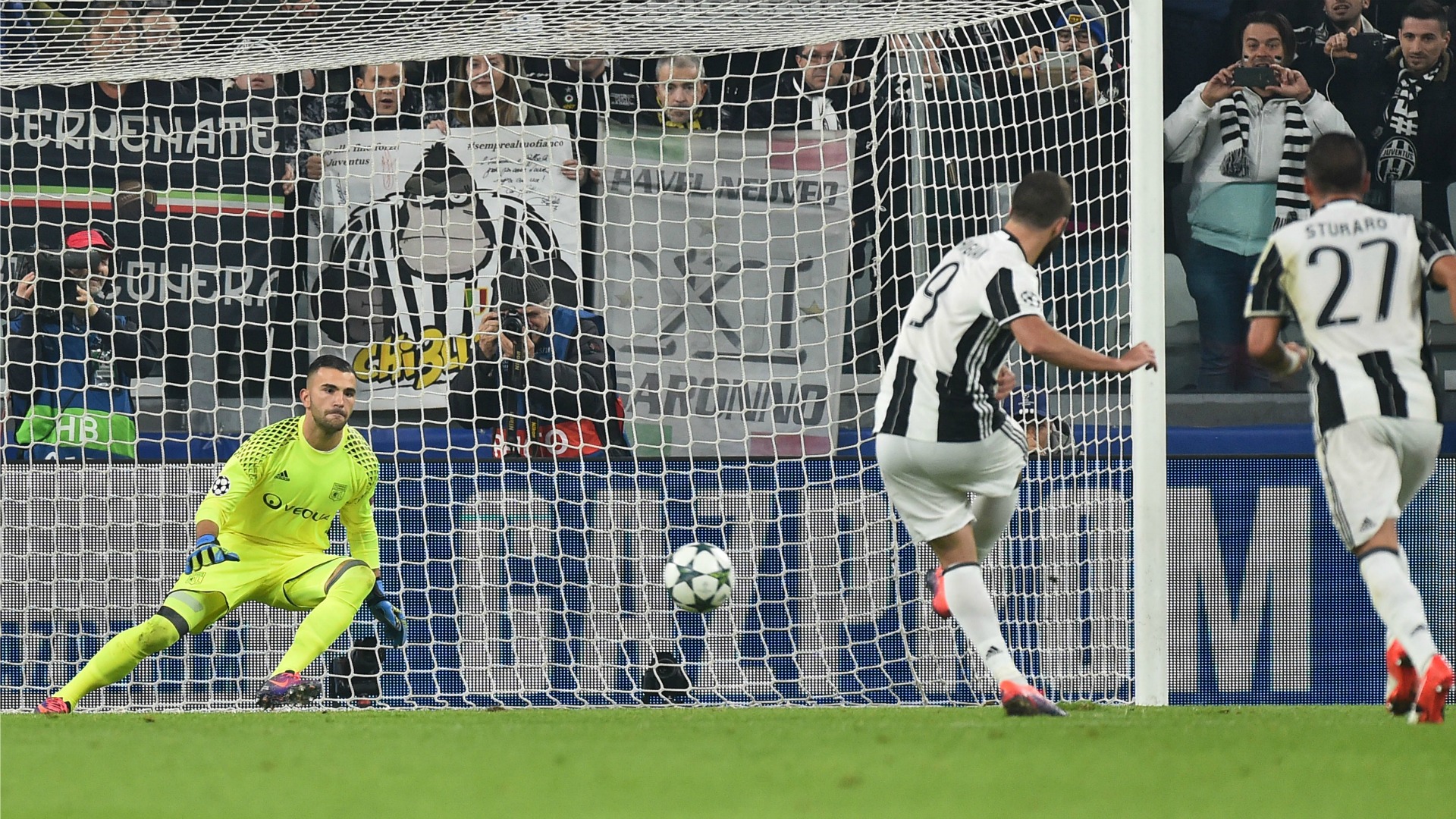 gonzalo-higuain-juventus-lyon_801uq3x9w1