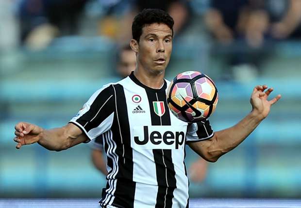 Moggi kritik komposisi gelandang Juve.