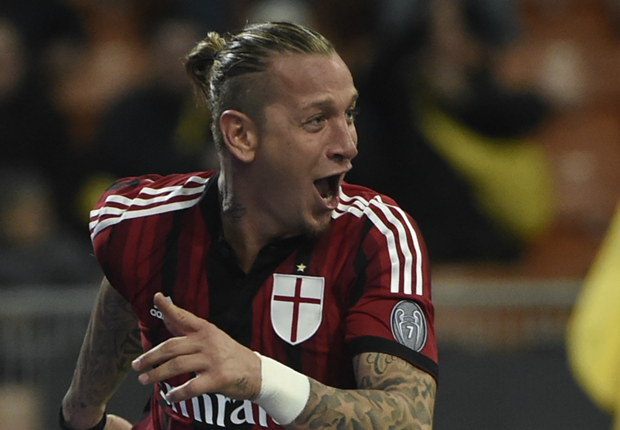 philippe-mexes-celebrating-milan-verona-serie-a-07032015_1hwzl8e2zx3f31il31c2cthmkq.png