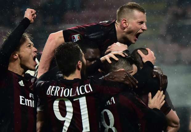AC Milan VS Torino (Luca Antonelli) http://images.performgroup.com/di/library/goal_it/56/a9/antonelli-milan-torino-serie-a_2b0haa357rjl1utq9hkv2lmgq.jpg?t=613816323&w=620&h=430