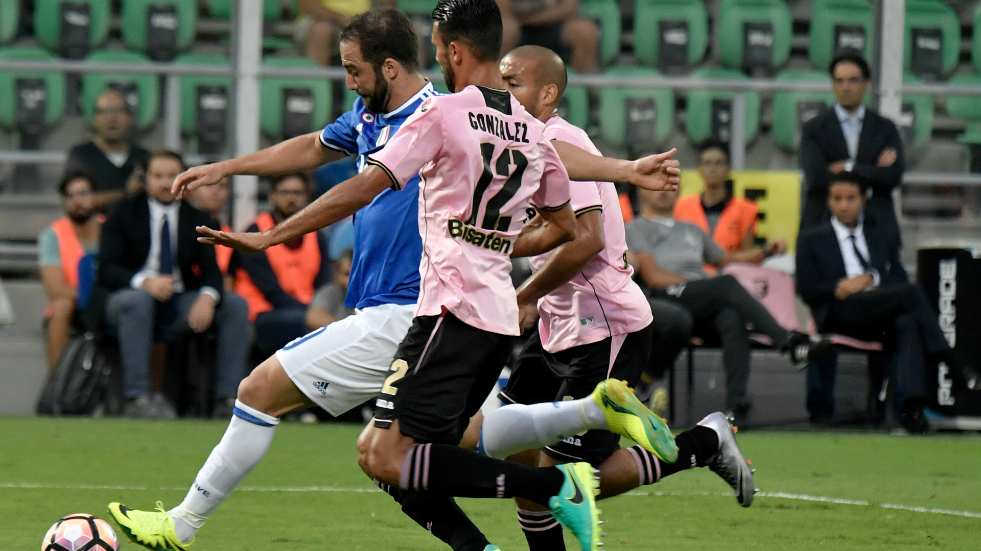 gonzalez-higuain-palermo-juventus-serie-