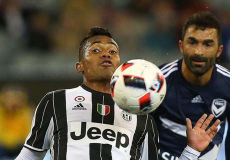 WATCH: Alex Sandro's slick nutmeg