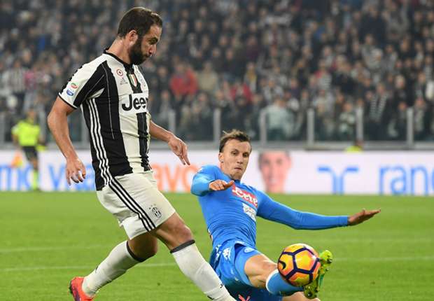Sarri sanjung habis Higuain.