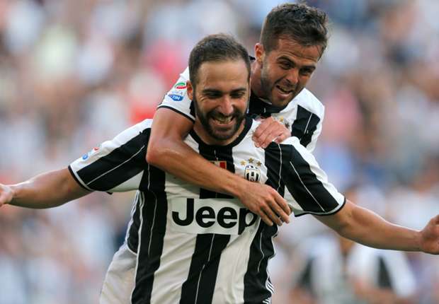 Higuain celebrates after scoring against Sassuolo. Photo: Goal.com