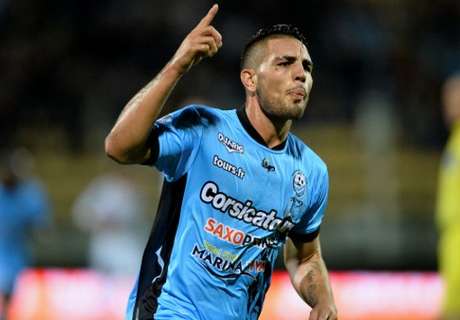 El Atlético, tras el delantero Delort