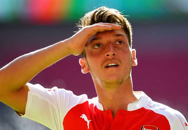 Özil reconhece que seu valor foi alto demais