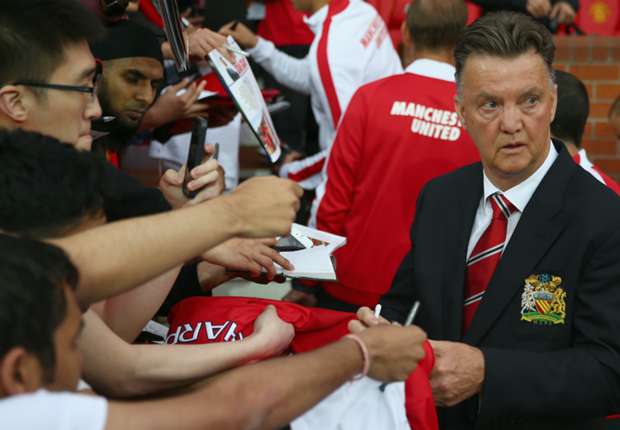 www.footytracker.blogspot.com Van Gaal: Man Utd title contenders if we beat City
